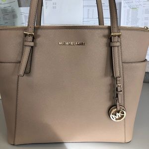 Michael Kors Voyager Medium Saffiano Leather Tote